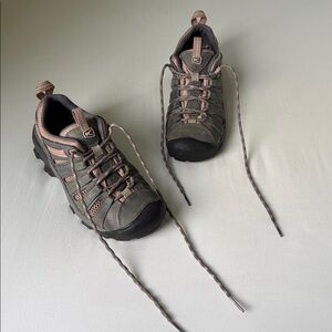 EUC KEEN Voyageur Fawn/Drizzle Vented Low Leather Hiking Shoe 7M (37.5)#1027369